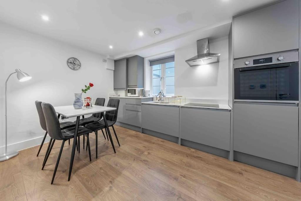 Sleep 8 9elms Appartamento Londra